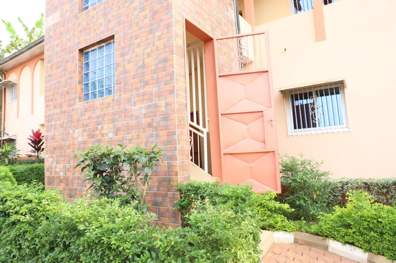 Vegas House Appartement Yaoundé Buitenkant foto